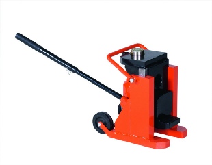 Maskindonkraft med hjul. Til l�ft af alle tunge maskiner