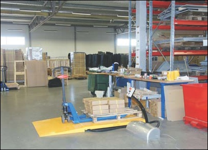 Saksebord med rampe. 