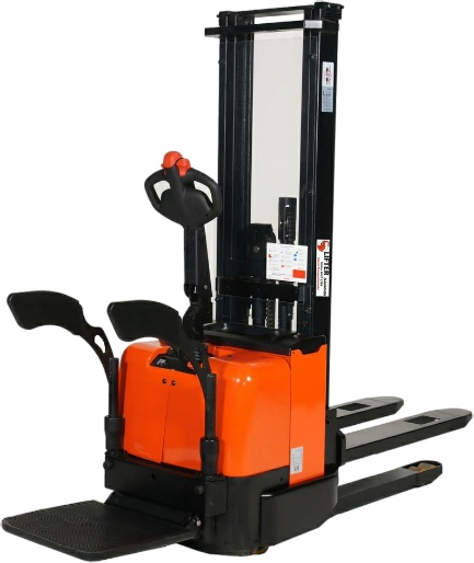 selvk�rende stabler med st�plade. 