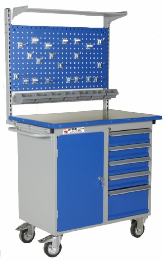 Værktøjsvogn med værktøjstavle. Skab og skuffer Værktøjsvogn med tavle